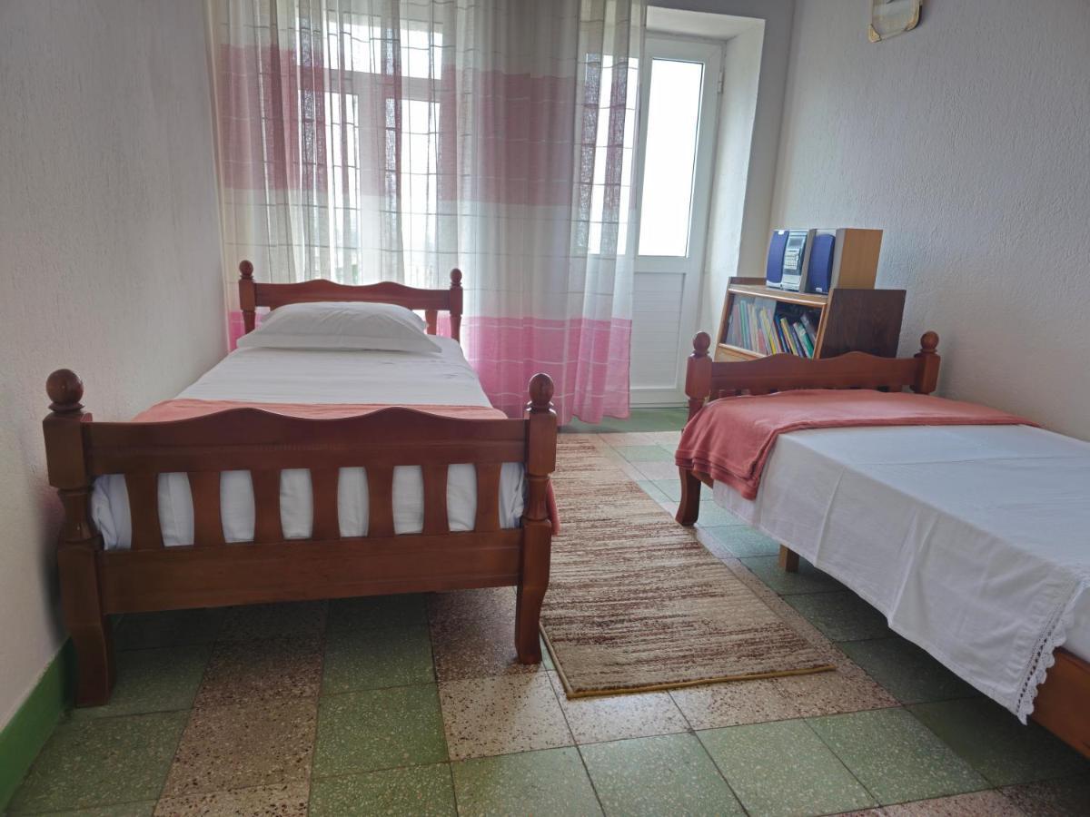 Traditional House Shapllo